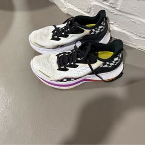 Women's Saucony Endorphin Shift 2 Running Shoes